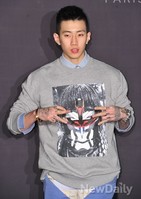 [포토]박재범, 타투도 패션 '돋보이는 손등의 타투'