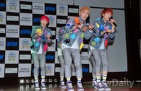 [포토]엔오엠, 발랄한 무대의상 밝은  안무