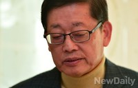 [포토] 생각하는 김황식 예비후보