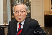 [포토]인터뷰 나선 허문도 前 통일부 장관