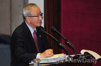 [포토]질문에 답변하는 현오석 경제부총리