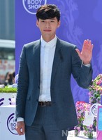 [포토]광화문 현빈등장에 여심(女心) 흔들