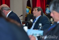 [포토]공중급유기 사업설명회 경청하는 관계자