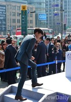 [포토]오랜만에 팬들앞에 모습보인 현빈