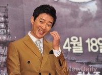 [포토]불꽃속으로 최수종, 카메라 세례 '아이고 부끄럽네'