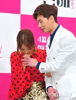 [포토]마녀의 연애, 박서준 '누나 이렇게 하래요~' 마녀 엄정화의 수줍은 미소