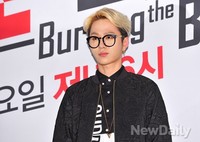 [포토]쇼타임버닝더비스트, 용준형의 동그란 안경 '뽀로로 따라잡기'