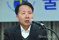 [포토]물망초 인권세미나, 형님인 안학수하사 이야기하는 안용수 목사