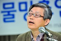 [포토]물망초 인권세미나, 토론에 열중하는 허만호 교수