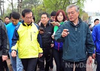 [포토]함께 걷는 문재인 의원-박원순 시장