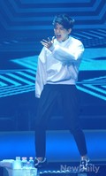 [포토]엑소(EXO) 백현, 노래에 잔뜩 집중 한 표정