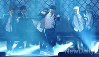 [포토]엑소(EXO), 으르렁대는 늑대소년들