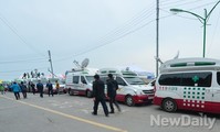 [세월호]실종자 구조하기위해 대기중인 응급차량