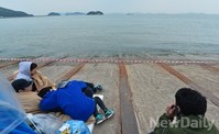 [세월호]팽목항, 실종자 기다리는 사람들