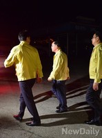 [세월호침몰]청와대집입? 실종자가족들과 대화나선 정홍원총리