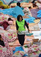 [세월호실시간]음식배달하며 구슬땀 흘리는 자원봉사자