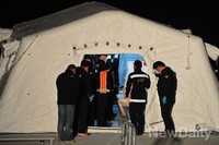 [포토]세월호 피해자 시신에 예를 갖추는 119구급대원들