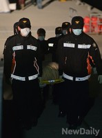 [포토]팽목항으로 들어오는 세월호 피해자 시신