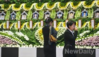 [포토]임시 합동분향소, 세월호 희생자 기리는 눈물