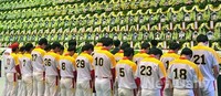 [포토]'묵념하는 무거운 마음' 임시 합동분향소 조문 온 어느 학교의 야구부 학생들
