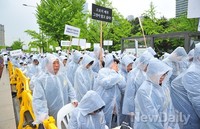 [포토]길을 가득 메운 구원파 신도들