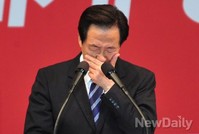 [포토]수락연설 도중 눈물 보이는 정몽준 후보