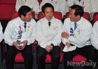 [포토]이야기 나누는 유정복-남경필-정몽준