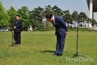 [포토]감사인사 전하는 새누리당 서울시장 후보 정몽준