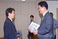 [포토]재선위해 후보 등록하러 온 송영길 후보