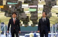 [포토]서울시청에 마련된 분양소 방문한 '박원순-진성준'