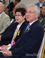 [포토]선거사무소 개소식, 미소짓는 문용린 교육감 후보