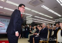 [포토]문용린 서울교육감 후보 개소식 참석한 조전혁 경기교육감후보