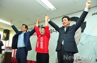 [포토]만세하는 정몽준-황춘자-진영