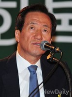 [포토]질의에 답변하는 정몽준 서울시장 후보