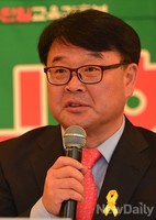 [포토]보수단일화 경기교육감 후보로 추대된 조전혁