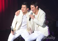 [포토]플라이투더스카이, '완전 친해요' 우애의 어깨동무