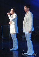 [포토]플라이투더스카이, 무대를 가득 채우는 두 남자의 선율