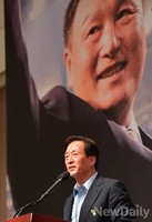 [포토]축사하는 정몽준 후보