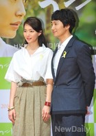 [포토]경주 박해일-신민아,  다정한 남매같은 두 배우