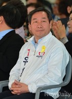 [포토]'행복한인천' 공약 발표한 유정복 후보