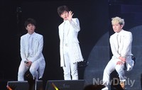 [포토]인피니트 엘, '그림이 인사하네?'