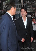 [포토]정몽준 후보 거리 유세에 나타난 배우 정준호