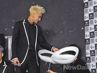 [포토]엑소 콘서트 타오, '의자 좀 바꿔주세요'