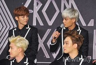 [포토]엑소 콘서트, 카이 물끄러미 쳐다보는 루한