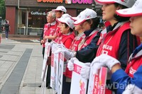 [포토]출근길 시민들에게 유세펼치는 문용린 교육감 후보