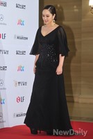 [포토]백상예술대상 박지윤, 할로윈 마녀 같은 드레스