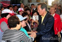 [포토]마장동 표심 잡으러 나선 