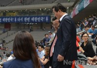 [포토]월드컵 경기장 방문한 정몽준 후보