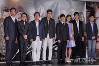 [포토]신의 한 수, 감독과 주연배우들과 함께