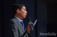 [포토]규제증가의 특징에 대해 주제발표하는 김동열실장